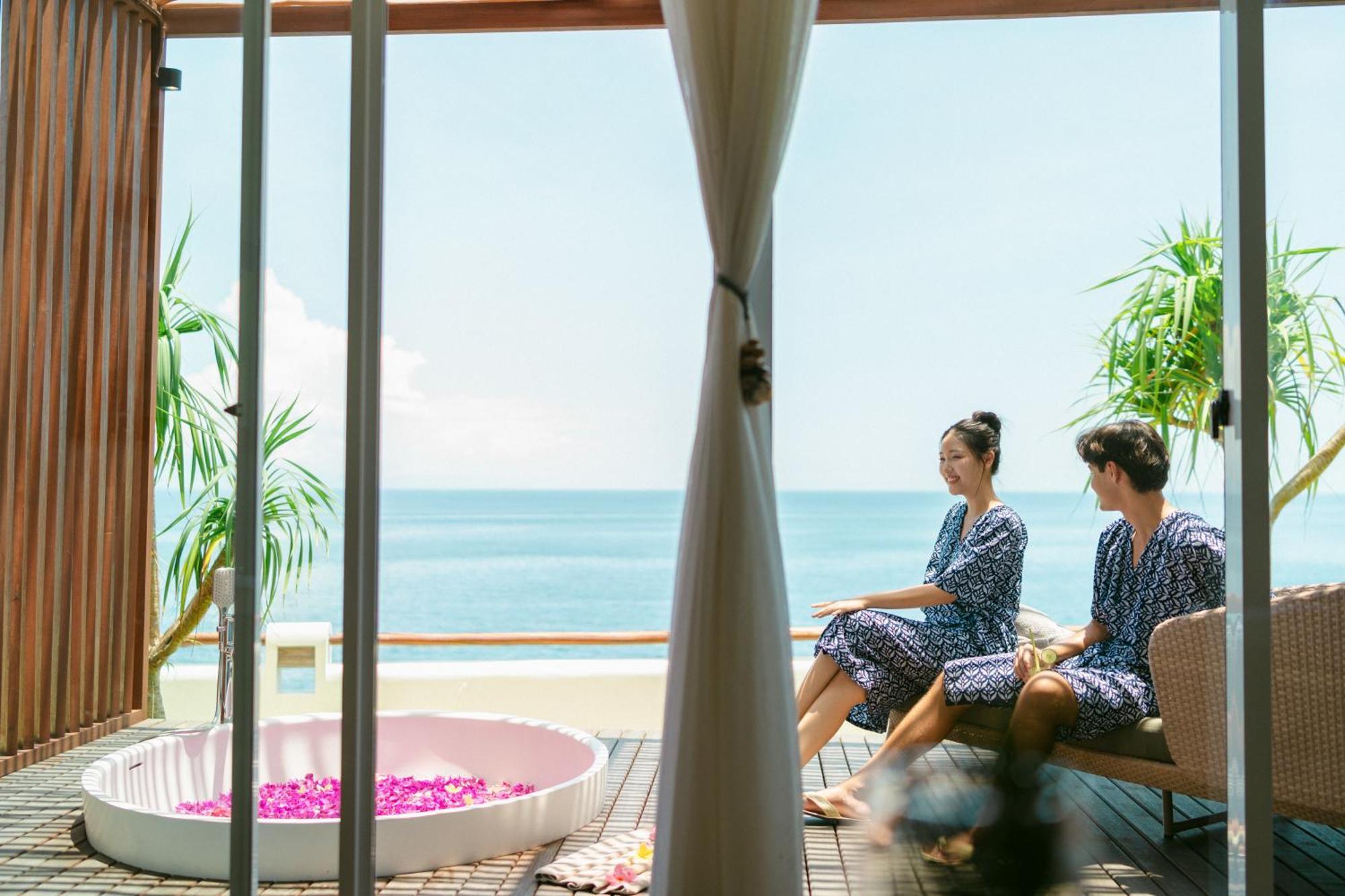 Royal Avila Boutique Resort Senggigi Extérieur photo
